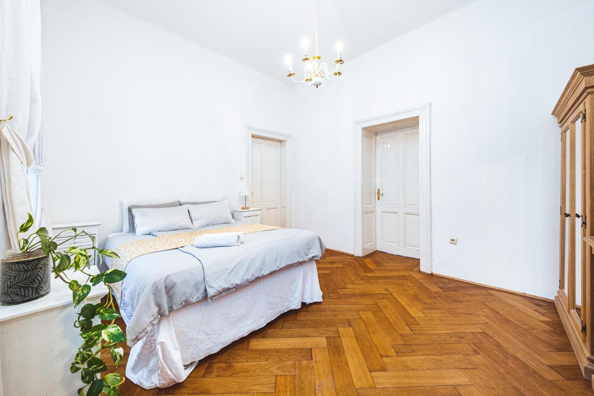 Antique Chic * Zagreb