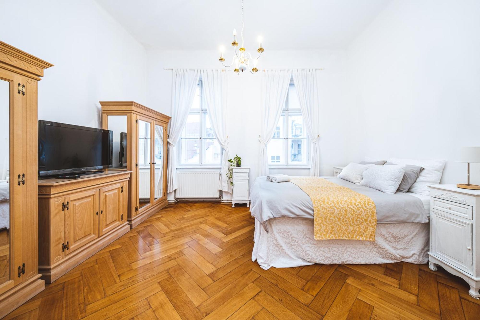 Antique Chic * Zagreb